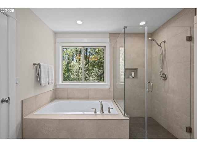 3024 WINKEL Way, West Linn, OR 97068