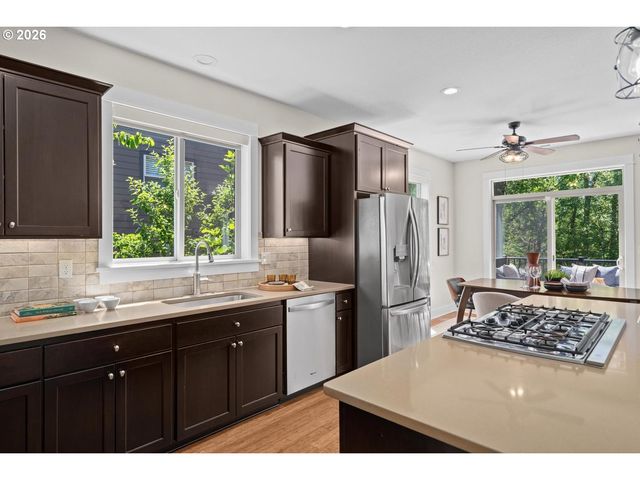 3024 WINKEL Way, West Linn, OR 97068