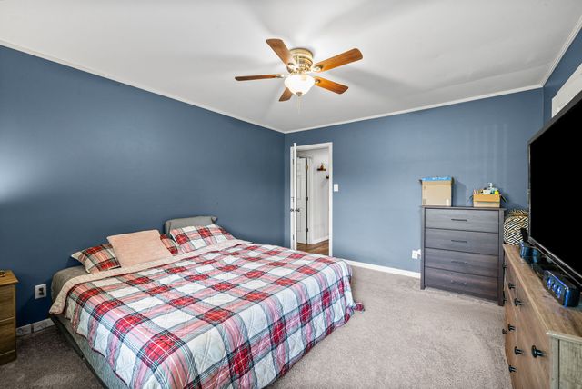 133 Windsor Dr, Hopkinsville, KY 42240