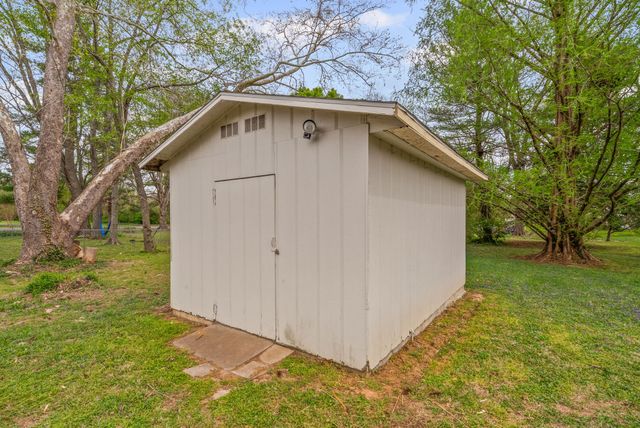 133 Windsor Dr, Hopkinsville, KY 42240