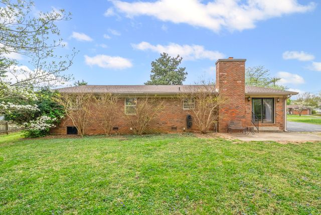 133 Windsor Dr, Hopkinsville, KY 42240