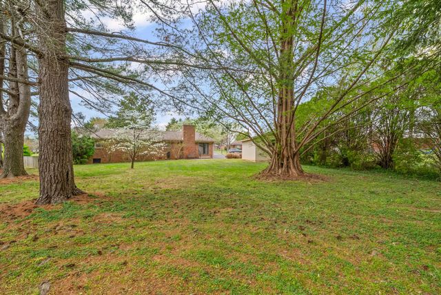 133 Windsor Dr, Hopkinsville, KY 42240