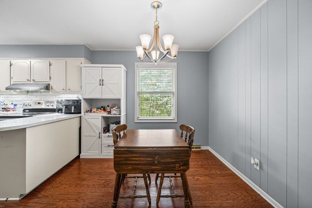 133 Windsor Dr, Hopkinsville, KY 42240