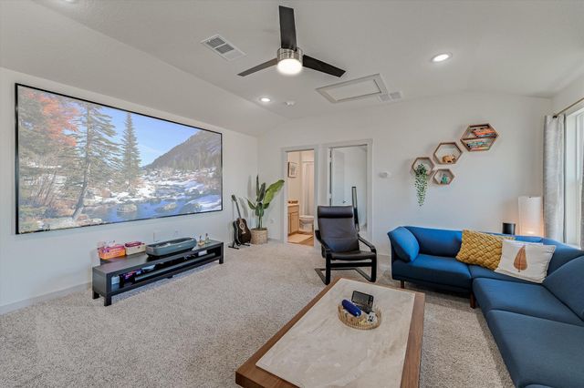 14013 Zuhause DR, Pflugerville, TX 78660