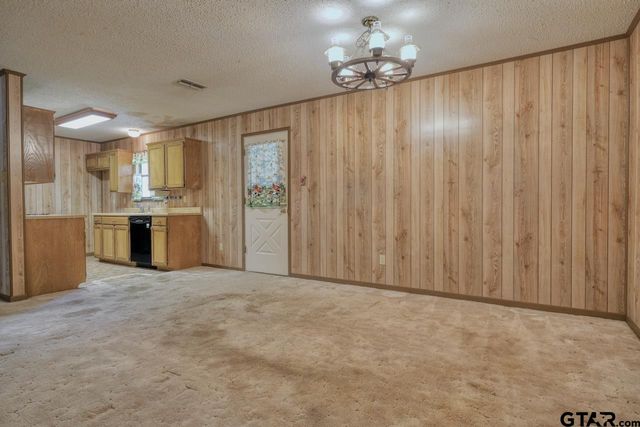 19987 County Road 4114, Lindale, TX 75771