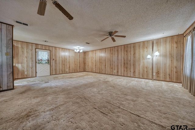 19987 County Road 4114, Lindale, TX 75771