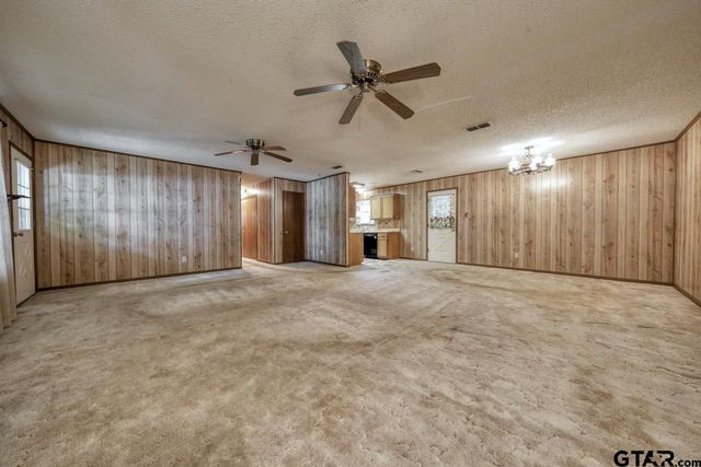 19987 County Road 4114, Lindale, TX 75771
