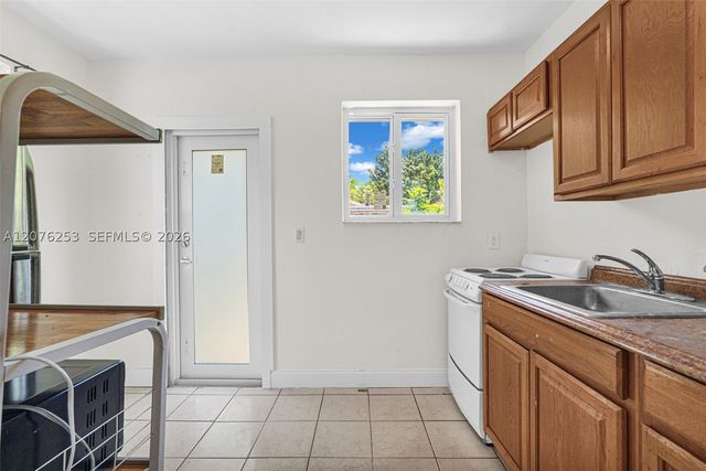 160 NW 45th St 2, Miami, FL 33127