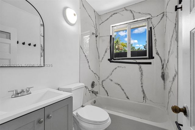 160 NW 45th St 2, Miami, FL 33127