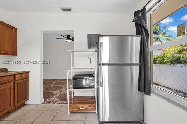 160 NW 45th St 2, Miami, FL 33127
