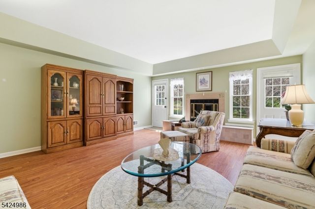 363 Cotswold Pl, Franklin Twp., NJ 08873