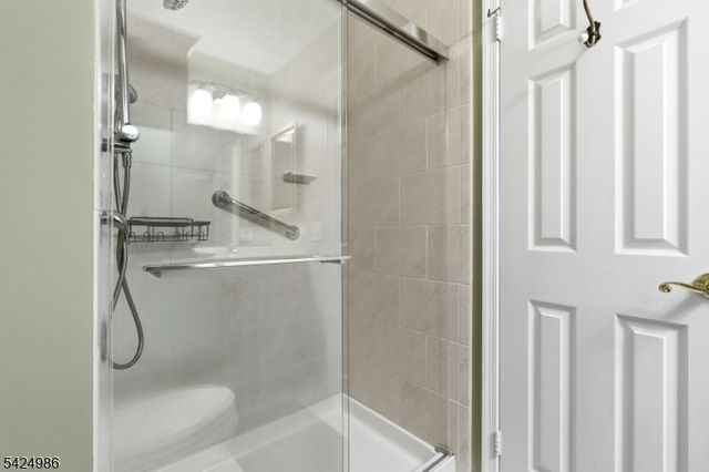 363 Cotswold Pl, Franklin Twp., NJ 08873