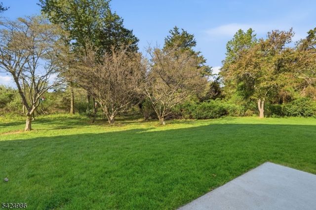 363 Cotswold Pl, Franklin Twp., NJ 08873