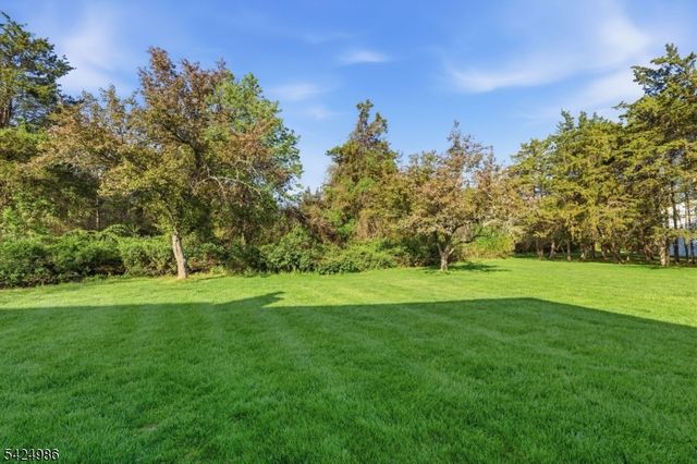 363 Cotswold Pl, Franklin Twp., NJ 08873