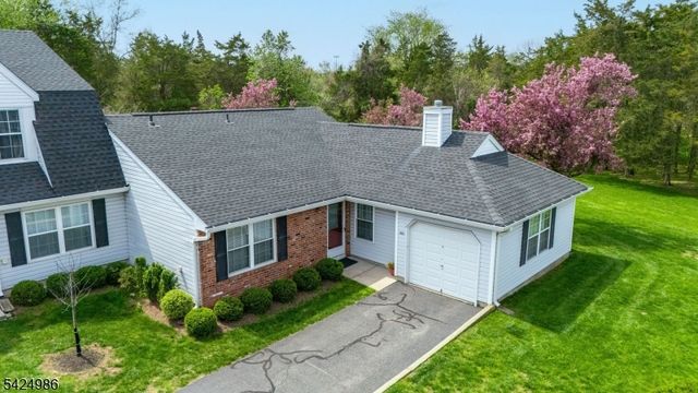 363 Cotswold Pl, Franklin Twp., NJ 08873