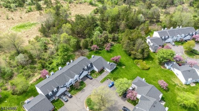 363 Cotswold Pl, Franklin Twp., NJ 08873