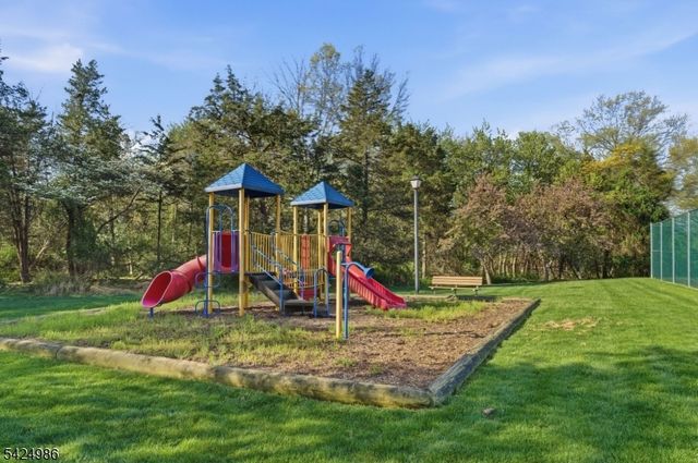 363 Cotswold Pl, Franklin Twp., NJ 08873