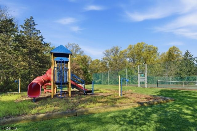 363 Cotswold Pl, Franklin Twp., NJ 08873