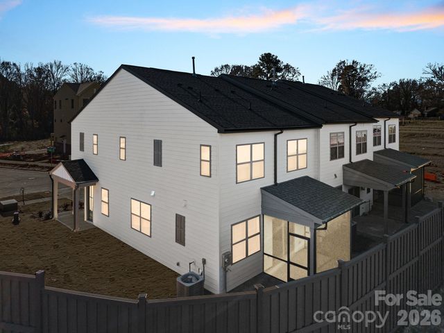 808 Garringer Place, Charlotte, NC 28208