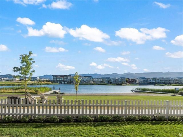 11064 S PADDLE BOARD WAY, South Jordan, UT 84009