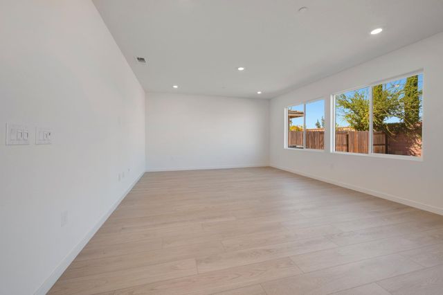 11900 Mircado Way, Rancho Cordova, CA 95742