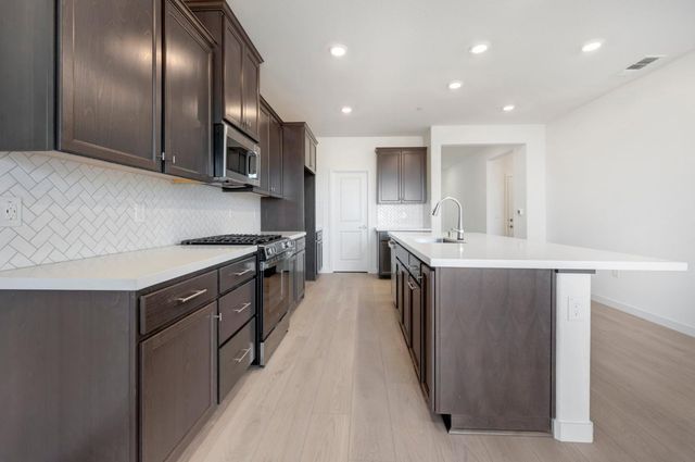 11900 Mircado Way, Rancho Cordova, CA 95742