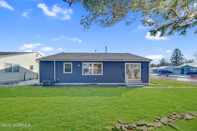 136 Georgetown Road, Toms River, NJ 08757