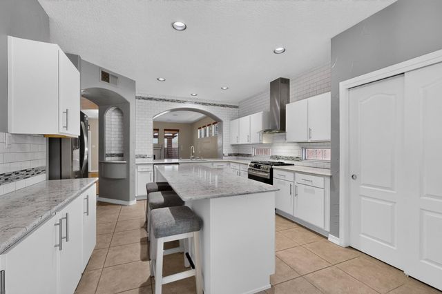 4505 Beresford Lane NW, Albuquerque, NM 87120