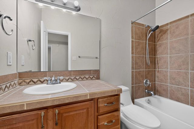 4505 Beresford Lane NW, Albuquerque, NM 87120