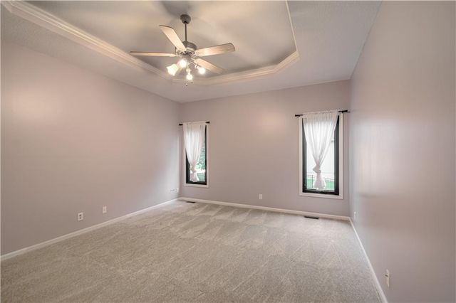 14255 NW 65th Place, Parkville, MO 64152
