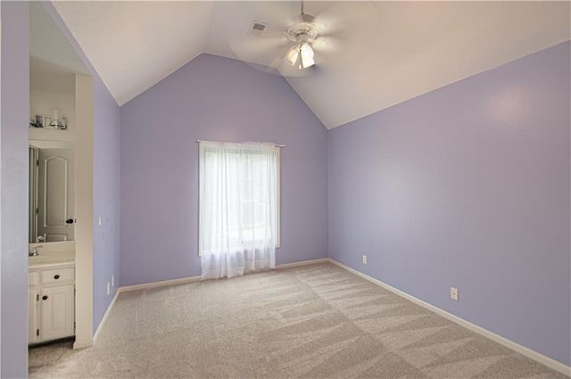 14255 NW 65th Place, Parkville, MO 64152