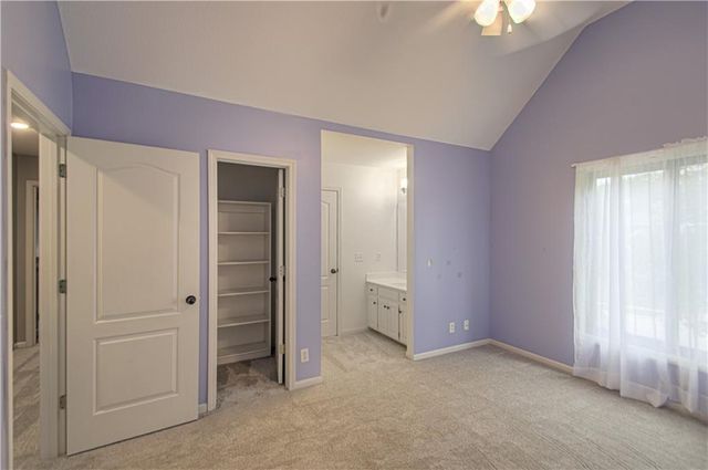 14255 NW 65th Place, Parkville, MO 64152