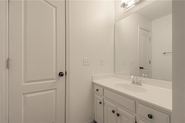 14255 NW 65th Place, Parkville, MO 64152