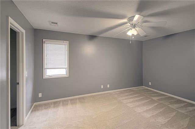 14255 NW 65th Place, Parkville, MO 64152
