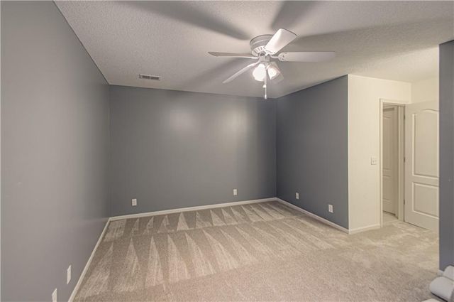 14255 NW 65th Place, Parkville, MO 64152