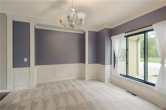 14255 NW 65th Place, Parkville, MO 64152