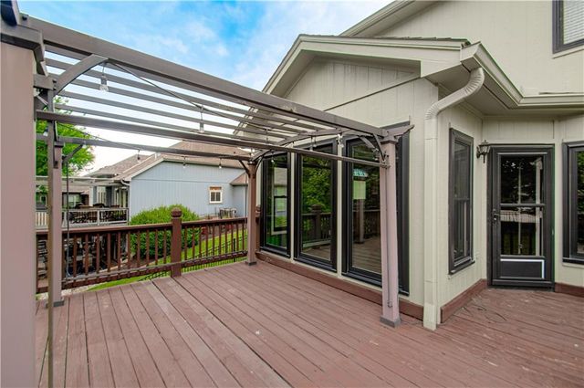 14255 NW 65th Place, Parkville, MO 64152