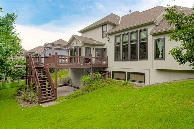 14255 NW 65th Place, Parkville, MO 64152