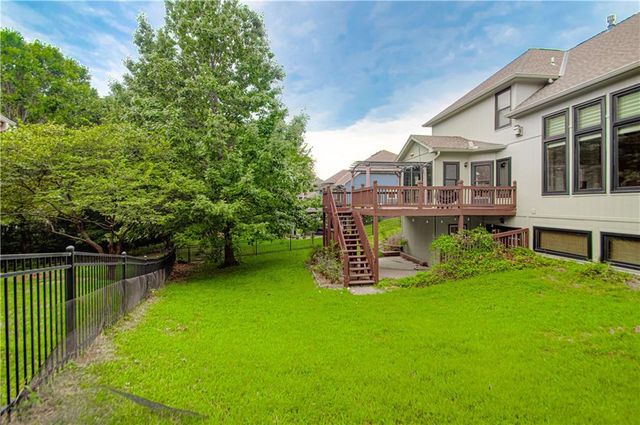 14255 NW 65th Place, Parkville, MO 64152