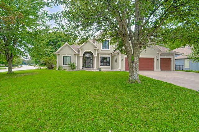 14255 NW 65th Place, Parkville, MO 64152