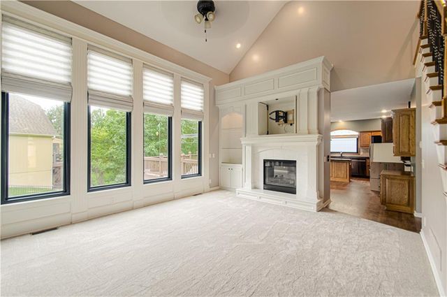 14255 NW 65th Place, Parkville, MO 64152