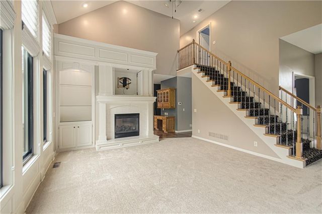 14255 NW 65th Place, Parkville, MO 64152