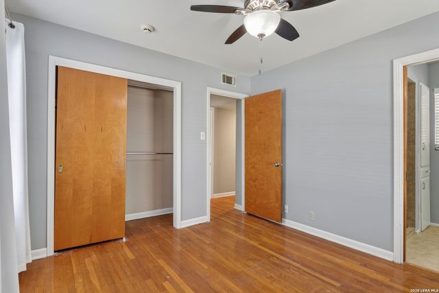 406 E RECTOR ST, San Antonio, TX 78216