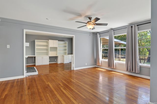 406 E RECTOR ST, San Antonio, TX 78216