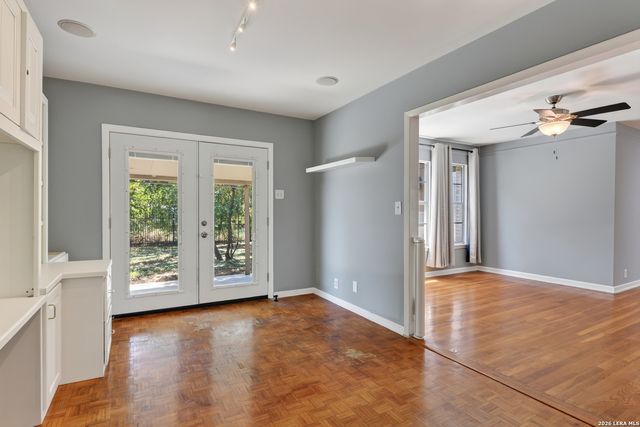 406 E RECTOR ST, San Antonio, TX 78216