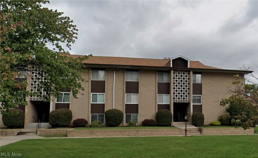 10436 N Church Drive 202, Parma Heights, OH 44130