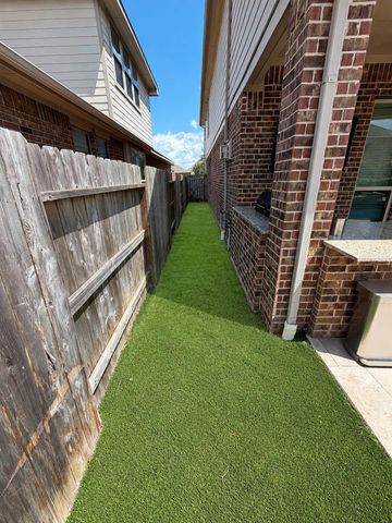 2615 Granite Shadow Lane, League City, TX 77573