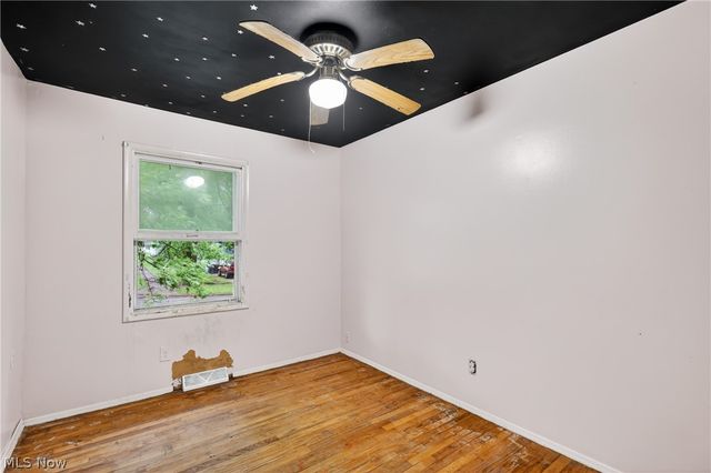2964 Williamsburg Street NW, Warren, OH 44485