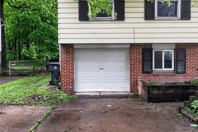 2964 Williamsburg Street NW, Warren, OH 44485