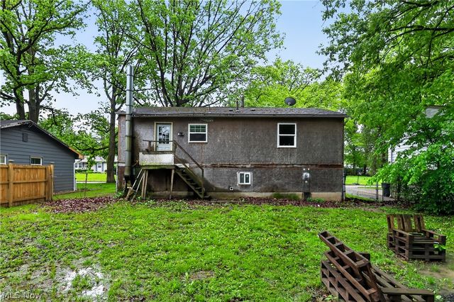2964 Williamsburg Street NW, Warren, OH 44485